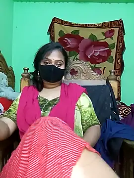 Idhika Paul online show from 03.02.25