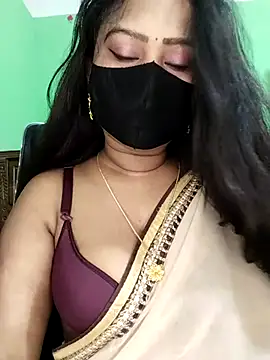 Idhika Paul online show from 03.03.26