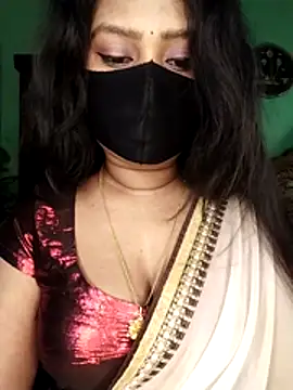 Idhika Paul online show from 04.08.26