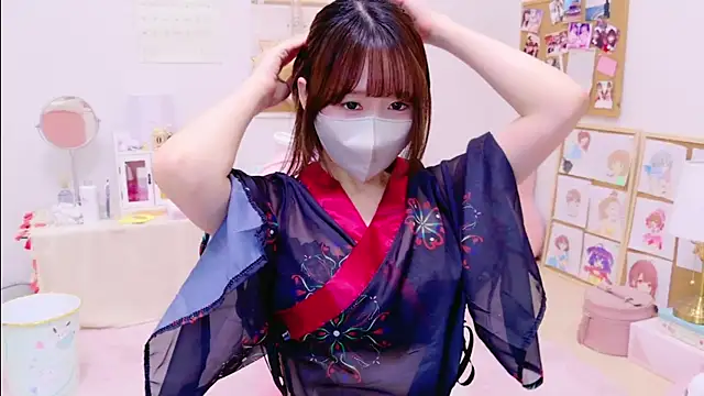 Yui-Ch online show from 01.05.25