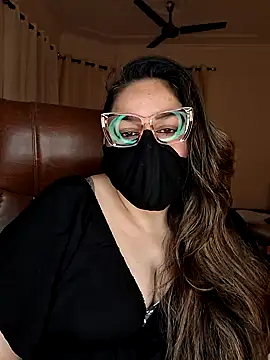 Snapshot of SEXY-Sardarni chatting on 12.20.24 SEXY-Sardarni online show from 12.20.24