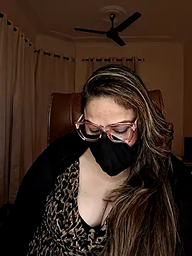 Snapshot of SEXY-Sardarni chatting on 01.30.25 SEXY-Sardarni online show from 01.30.25