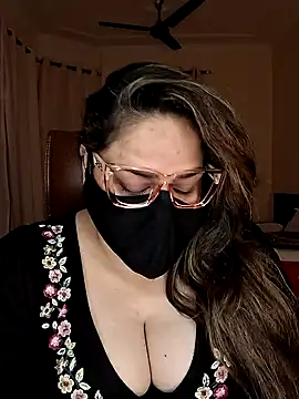 Snapshot of SEXY-Sardarni chatting on 02.10.25 SEXY-Sardarni online show from 02.10.25