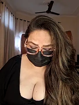 Snapshot of SEXY-Sardarni chatting on 09.28.25 SEXY-Sardarni online show from 09.28.25