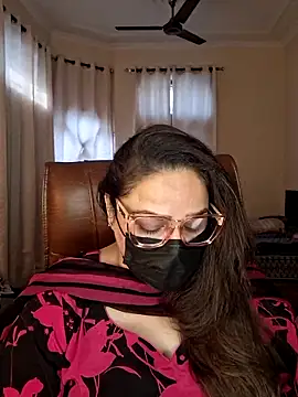 Snapshot of SEXY-Sardarni chatting on 12.22.25 SEXY-Sardarni online show from 12.22.25