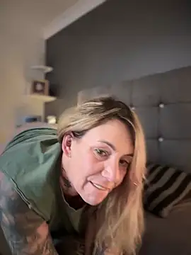 blondebitch2 online show from 01.27.25