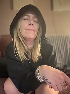 blondebitch2 online show from 02.06.25