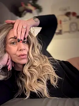 blondebitch2 online show from 11.10.25