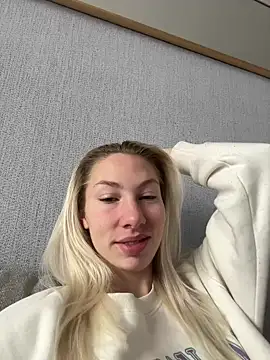 LuisaBecker online show from 01.07.25