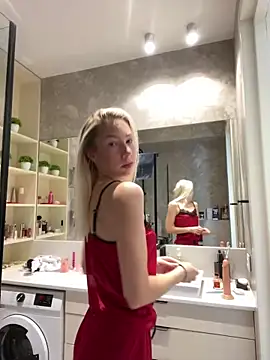 LuisaBecker online show from 01.14.25