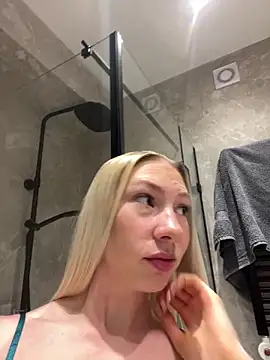 LuisaBecker online show from 03.06.25