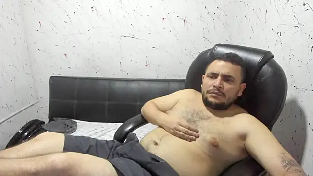 Snapshot of _ace_ventura chatting on 10.28.25 ace ventura online show from 10.28.25