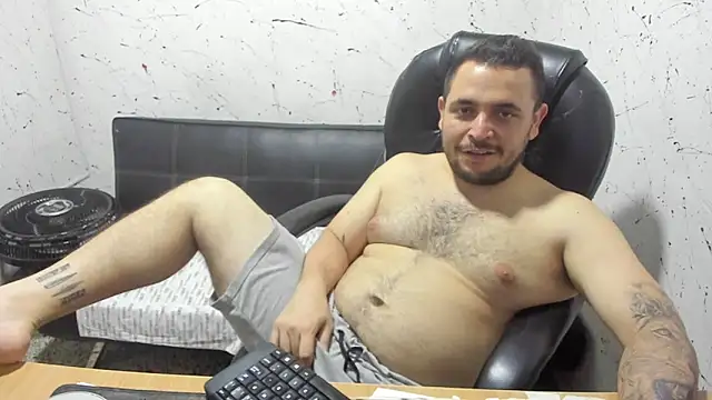 Snapshot of _ace_ventura chatting on 11.08.25 ace ventura online show from 11.08.25