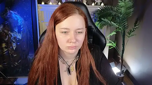 Snapshot of carolina_elf chatting on 01.17.25 carolina elf online show from 01.17.25