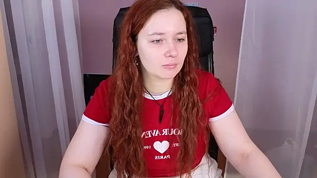 Snapshot of carolina_elf chatting on 02.15.25 carolina elf online show from 02.15.25