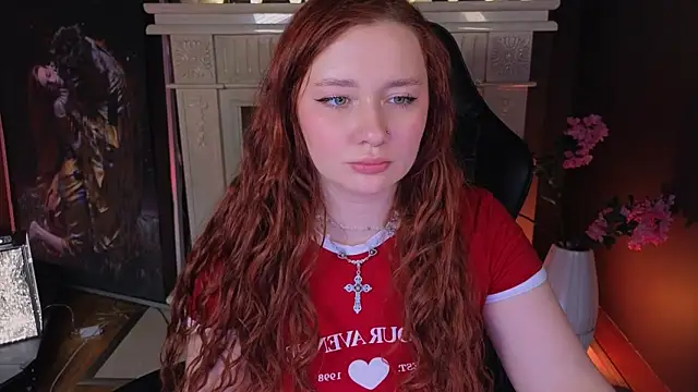 Snapshot of carolina_elf chatting on 03.11.25 carolina elf online show from 03.11.25