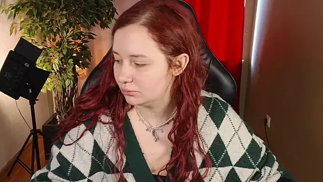 Snapshot of carolina_elf chatting on 09.19.25 carolina elf online show from 09.19.25