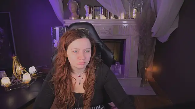 Snapshot of carolina_elf chatting on 11.26.25 carolina elf online show from 11.26.25