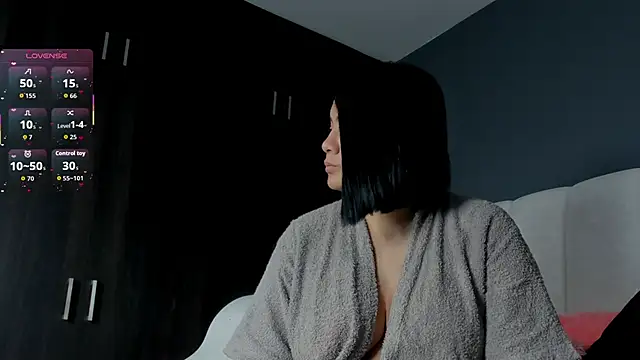 Snapshot of merida_blue_ chatting on 09.10.25 merida blue online show from 09.10.25