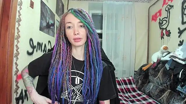 Snapshot of Roxy_Silver chatting on 01.20.25 Roxy Silver online show from 01.20.25