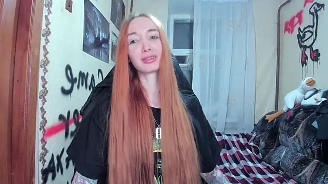 Snapshot of Roxy_Silver chatting on 02.19.25 Roxy Silver online show from 02.19.25