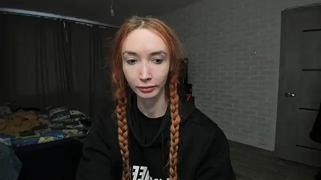 Snapshot of Roxy_Silver chatting on 02.26.25 Roxy Silver online show from 02.26.25