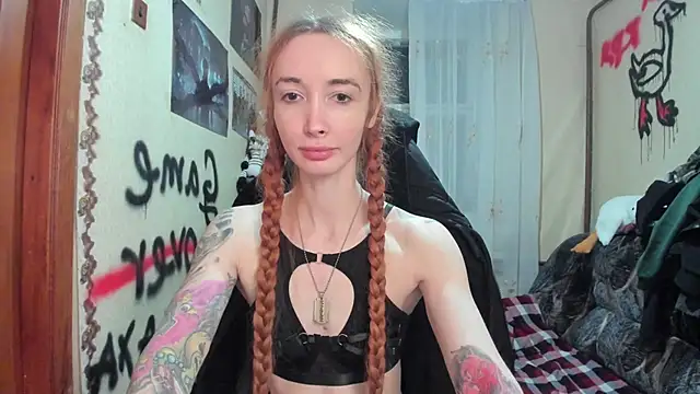 Snapshot of Roxy_Silver chatting on 02.26.25 Roxy Silver online show from 02.26.25