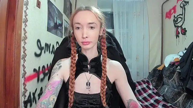 Snapshot of Roxy_Silver chatting on 02.28.25 Roxy Silver online show from 02.28.25