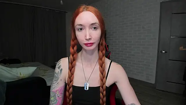 Snapshot of Roxy_Silver chatting on 09.12.25 Roxy Silver online show from 09.12.25