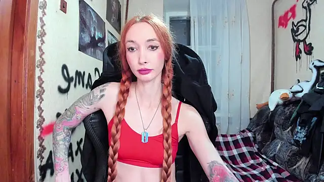 Snapshot of Roxy_Silver chatting on 09.15.25 Roxy Silver online show from 09.15.25