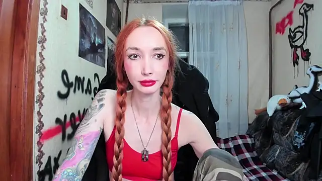 Snapshot of Roxy_Silver chatting on 09.16.25 Roxy Silver online show from 09.16.25