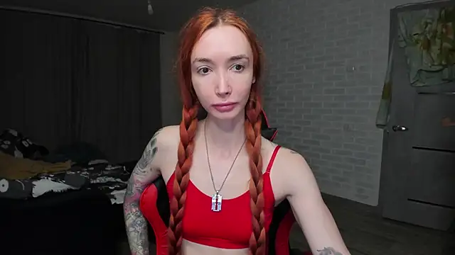 Snapshot of Roxy_Silver chatting on 10.07.25 Roxy Silver online show from 10.07.25