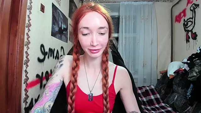 Snapshot of Roxy_Silver chatting on 11.15.25 Roxy Silver online show from 11.15.25