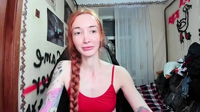 Snapshot of Roxy_Silver chatting on 11.30.25 Roxy Silver online show from 11.30.25