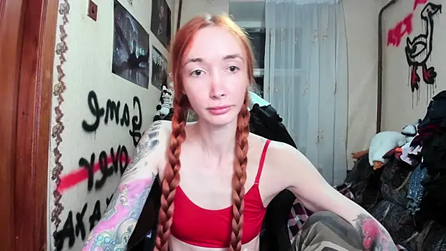 Snapshot of Roxy_Silver chatting on 12.03.25 Roxy Silver online show from 12.03.25