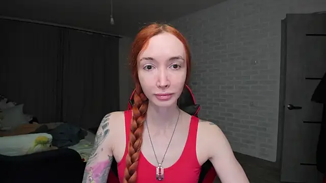 Snapshot of Roxy_Silver chatting on 12.15.25 Roxy Silver online show from 12.15.25