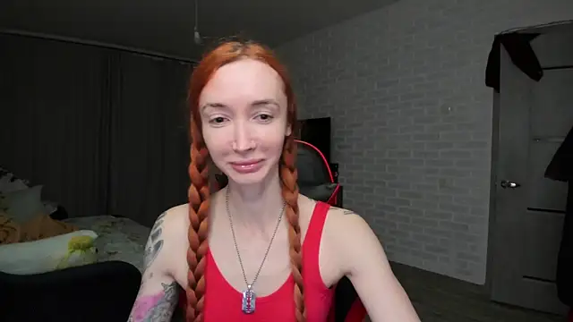 Snapshot of Roxy_Silver chatting on 12.16.25 Roxy Silver online show from 12.16.25