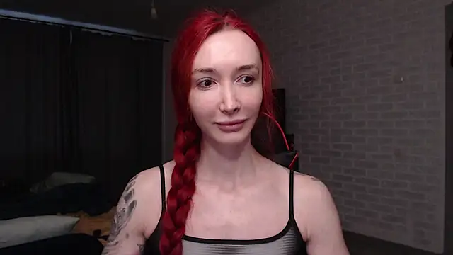 Snapshot of Roxy_Silver chatting on 06.18.26 Roxy Silver online show from 06.18.26