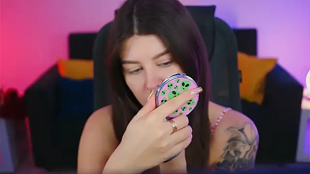 NicoleMun online show from 02.22.25