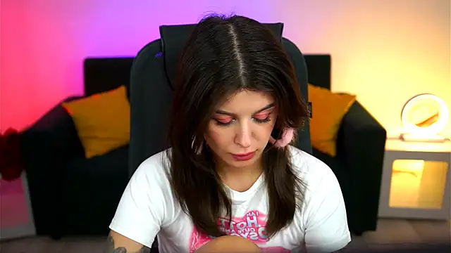 NicoleMun online show from 03.16.25