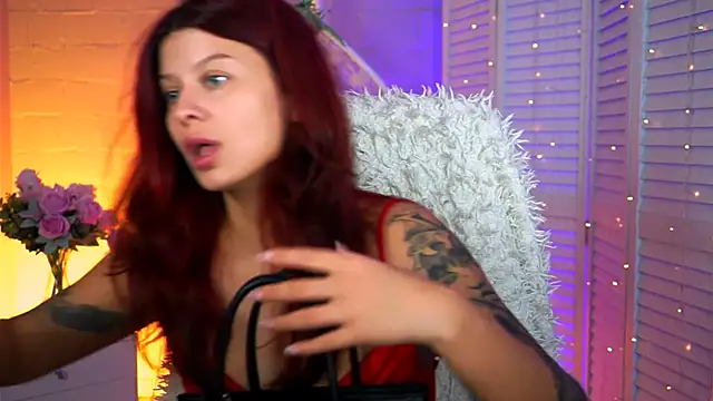 NicoleMun online show from 10.21.25