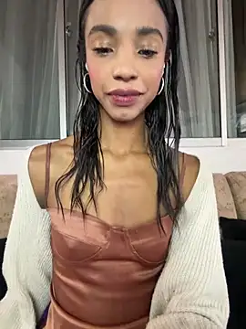 Snapshot of xenia_golden chatting on 04.13.26 xenia golden online show from 04.13.26