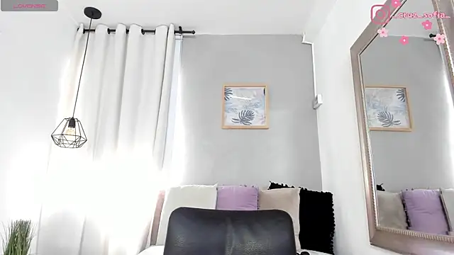 Snapshot of _AlejaCruz_ chatting on 06.12.26 AlejaCruz online show from 06.12.26