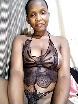 Snapshot of hairyswt_pus chatting on 04.16.26 hairyswt pus online show from 04.16.26