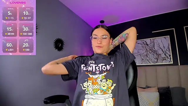 Snapshot of Lissy__Dream chatting on 12.17.24 Lissy Dream online show from 12.17.24