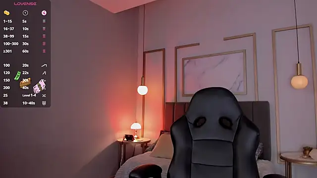 Snapshot of Lissy__Dream chatting on 10.19.25 Lissy Dream online show from 10.19.25