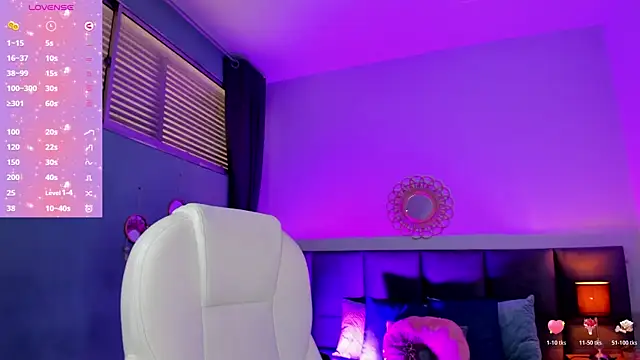 Snapshot of Lissy__Dream chatting on 11.11.25 Lissy Dream online show from 11.11.25