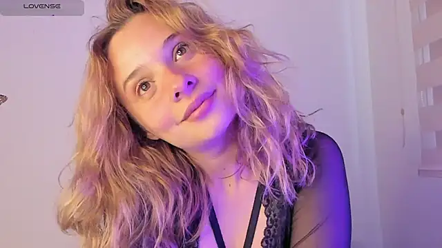 Sophy Bunny online show from 12.20.24