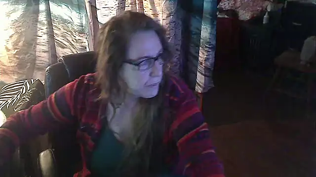 Snapshot of Ireallysquirt chatting on 02.01.25 Ireallysquirt online show from 02.01.25