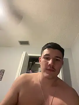 Snapshot of Shaded24 chatting on 11.04.25 Shaded24 online show from 11.04.25